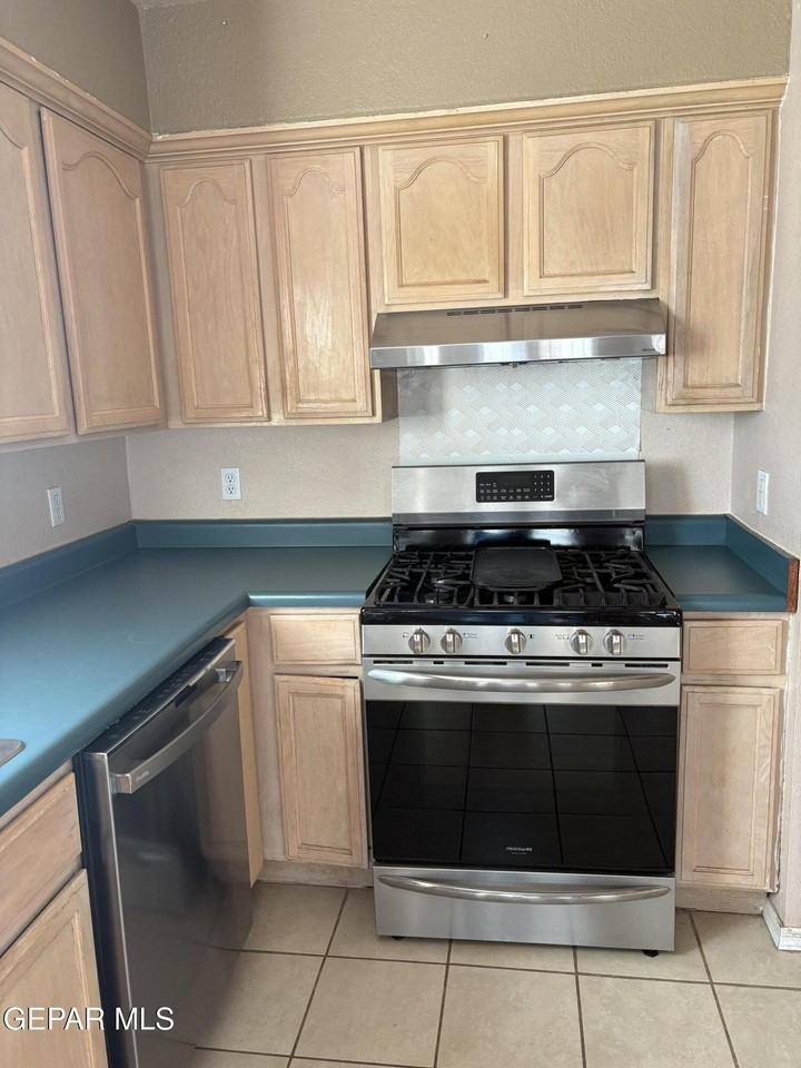 13981 Veny Webb St - Photo 7 of 20