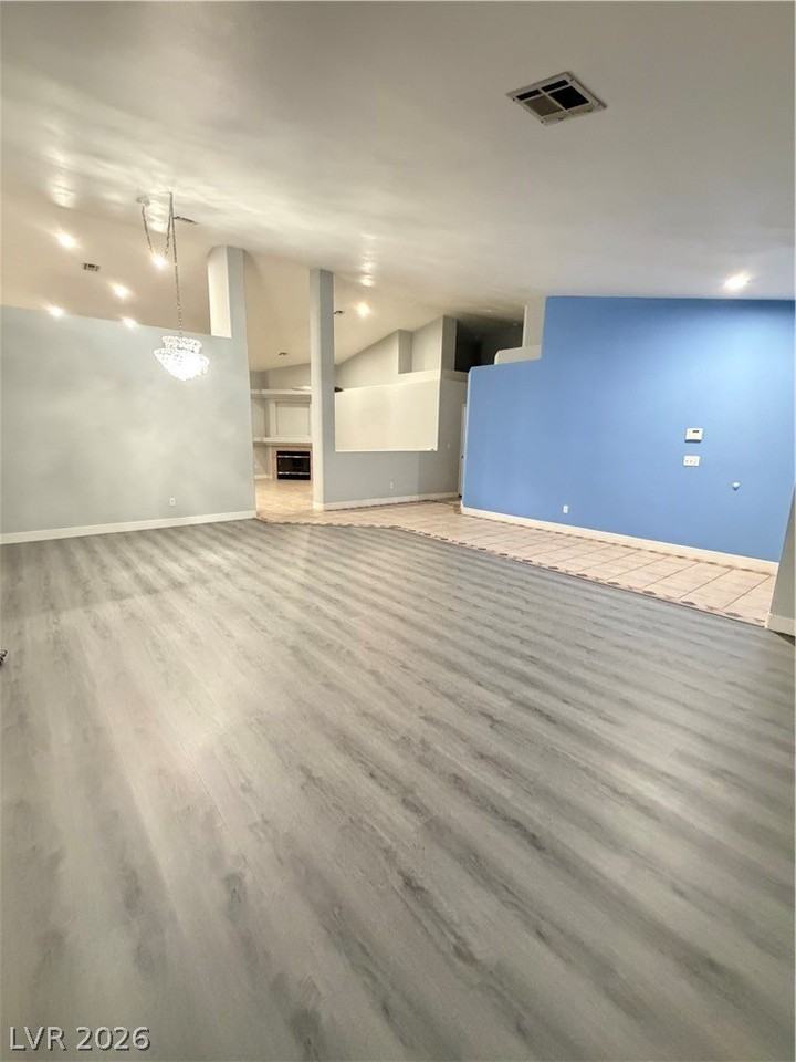 2763 Chokecherry Ave - Photo 7 of 33