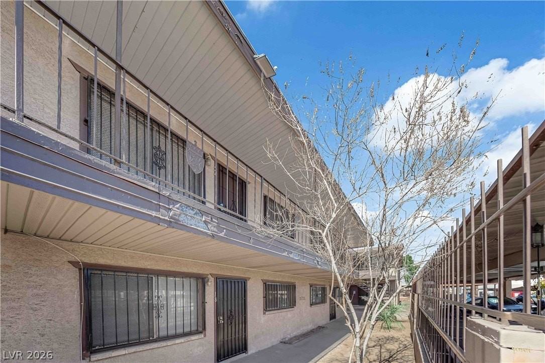 3726 Hazelwood St #24 - Photo 3 of 17