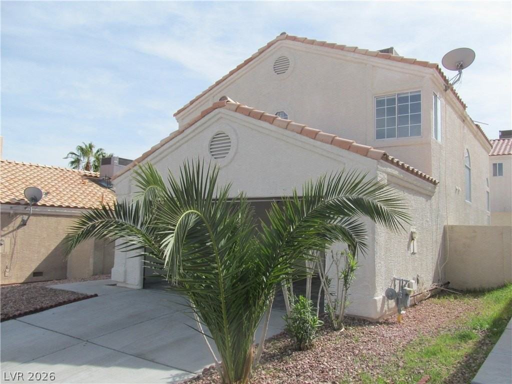 8257 Illusion Ct - Photo 2 of 31