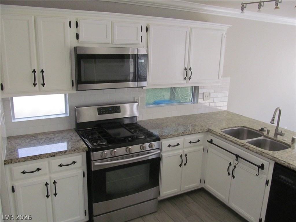 8257 Illusion Ct - Photo 6 of 31