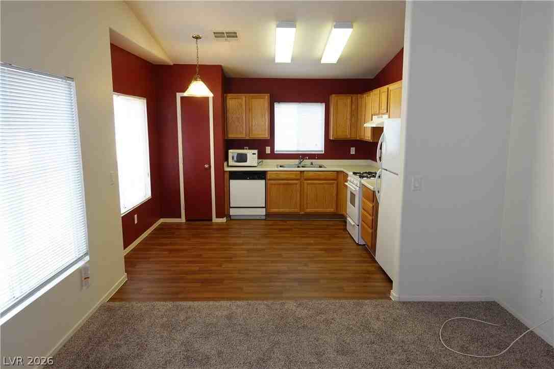 6409 Stone Dry Ave #101 - Photo 4 of 24