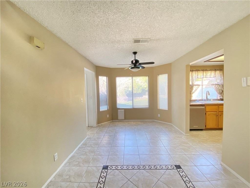 8632 Catalonia Dr - Photo 4 of 31