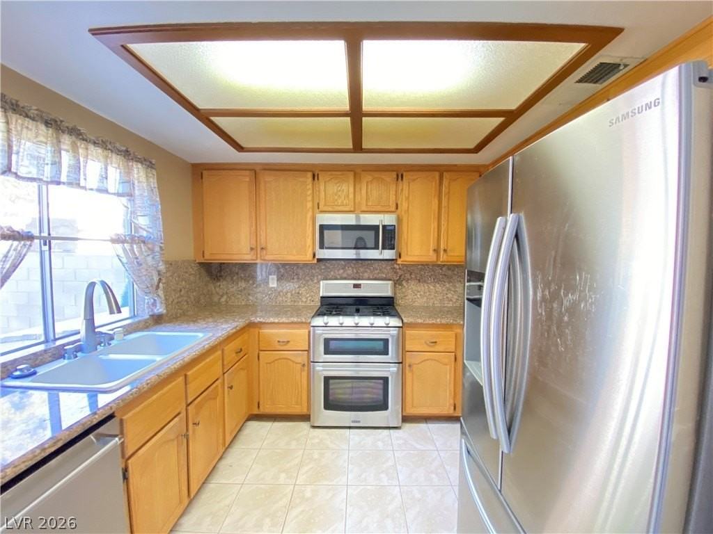 8632 Catalonia Dr - Photo 5 of 31