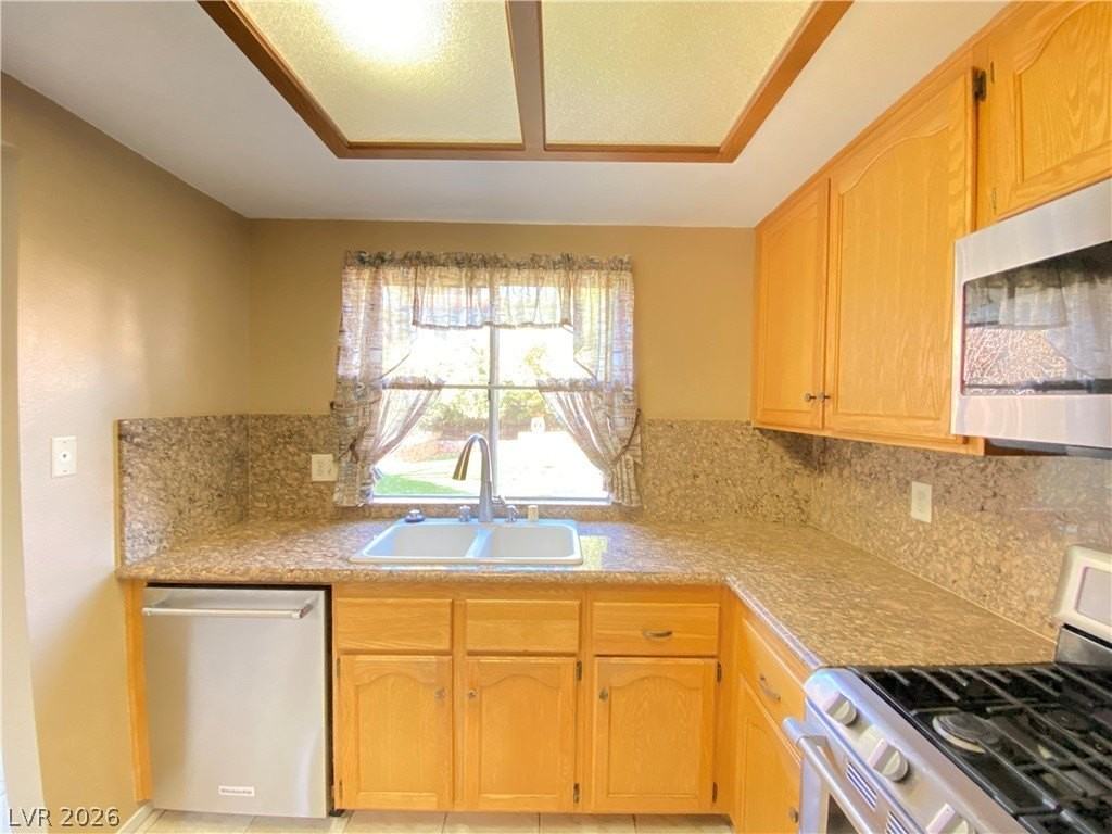 8632 Catalonia Dr - Photo 6 of 31