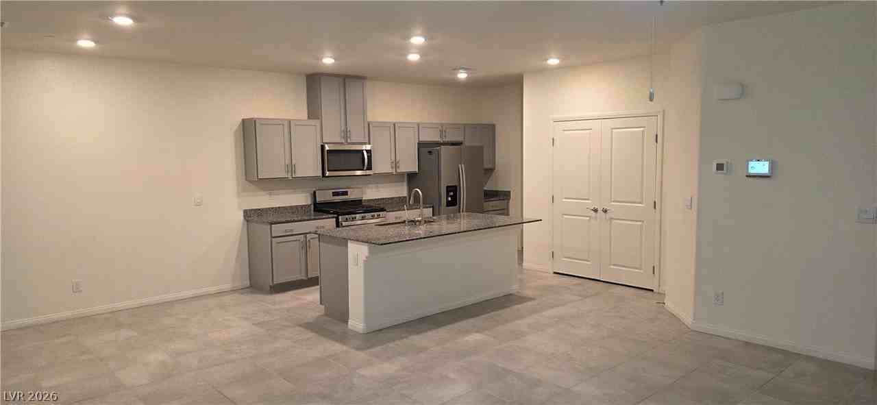 427 Larksong Ave - Photo 4 of 24