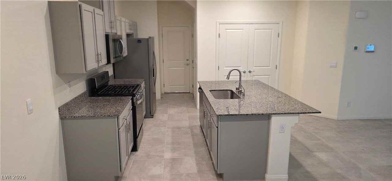 427 Larksong Ave - Photo 7 of 24