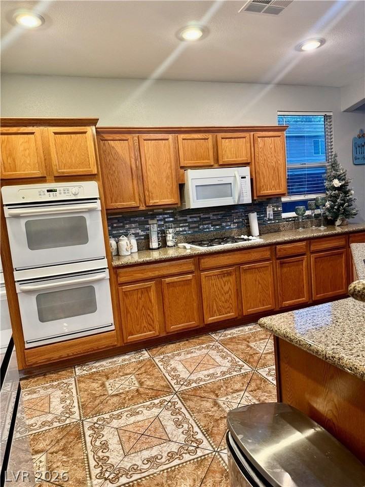 1014 Rustridge Ave - Photo 4 of 8