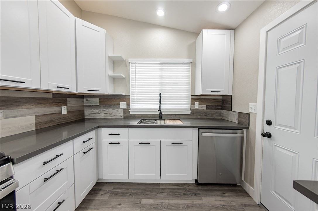 517 Crony Ave - Photo 3 of 36