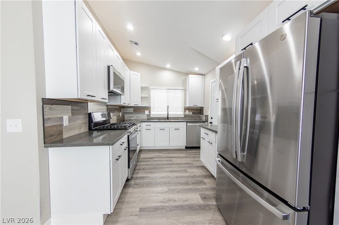 517 Crony Ave - Photo 4 of 36