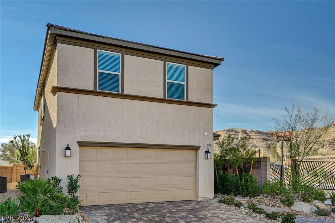 10029 Luna River Ave - Photo 4 of 29