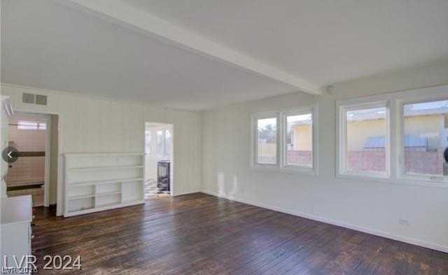 540 Date St - Photo 2 of 7