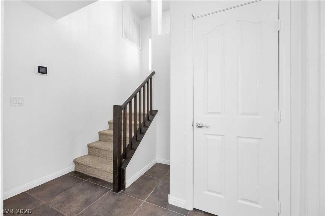 1864 Granemore St - Photo 5 of 33