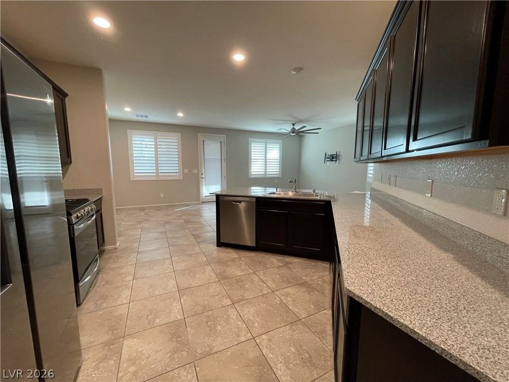 9326 Fire Rose St - Photo 5 of 32