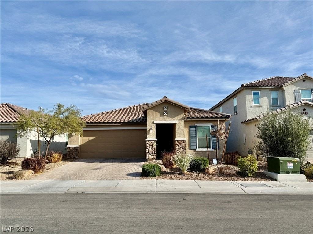 1618 Deep Valley Ave - Photo 2 of 25