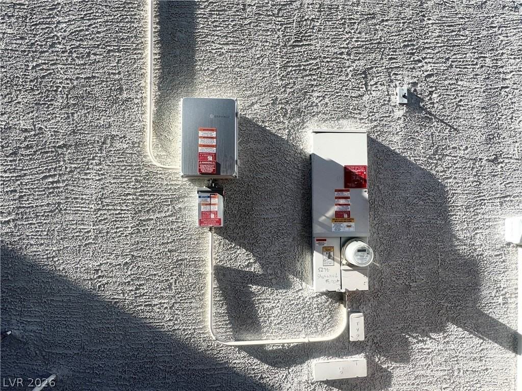 5276 Sherwood Forest Ln - Photo 3 of 31