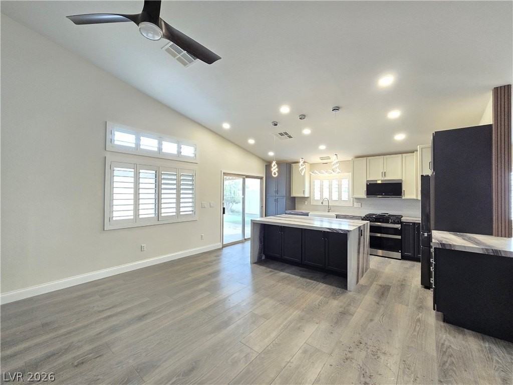 1078 Las Palmas Entrada Ave - Photo 6 of 22