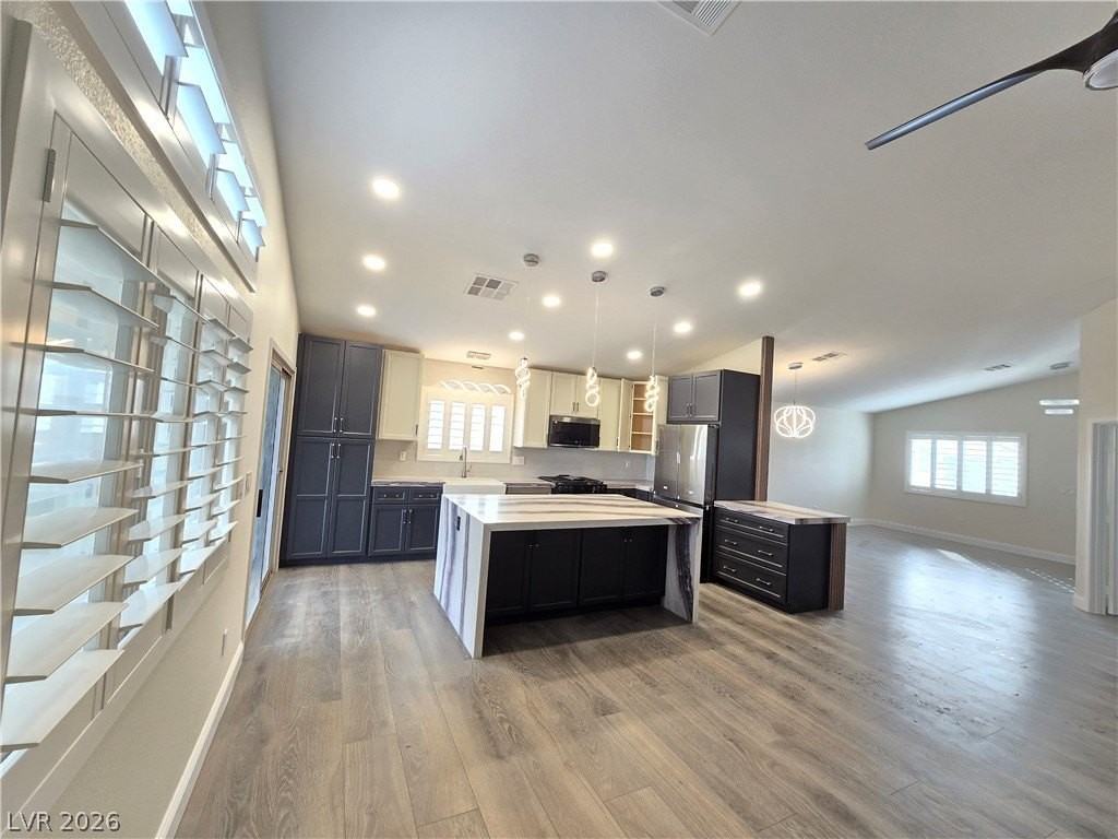 1078 Las Palmas Entrada Ave - Photo 7 of 22