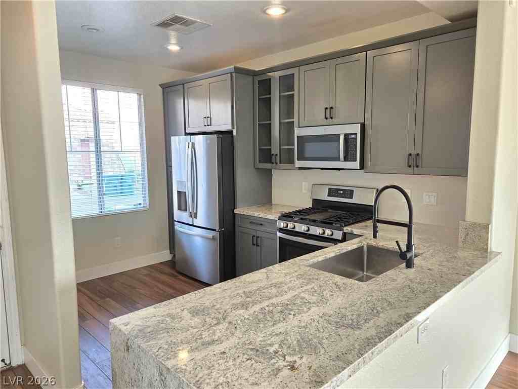 8212 Annual Ridge St - Photo 7 of 50