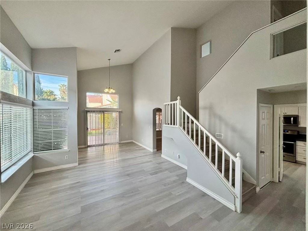 9704 Sierra Mesa Ave - Photo 4 of 26