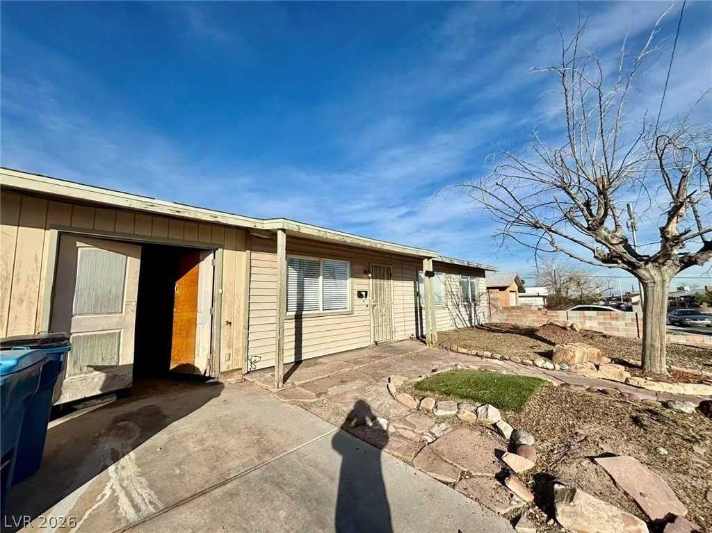 6508 Evergreen Ave - Photo 2 of 15