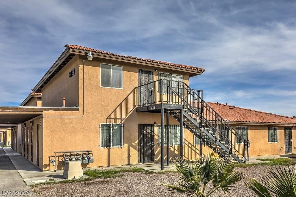 3131 N Walnut Rd #C - Photo 2 of 14