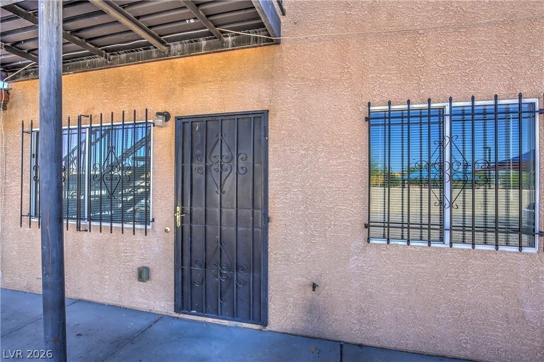 3131 N Walnut Rd #C - Photo 5 of 14