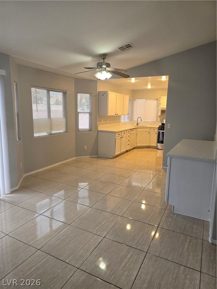 5843 Berry Hill Ln - Photo 4 of 50