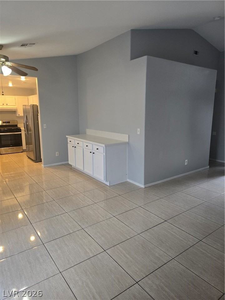 5843 Berry Hill Ln - Photo 7 of 50