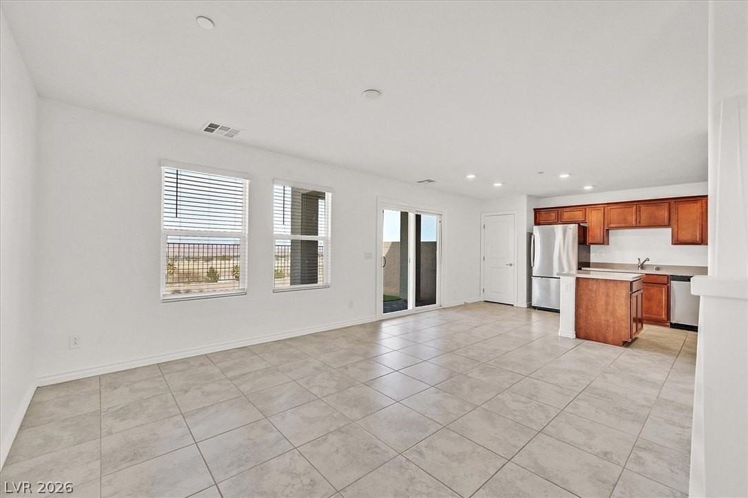 352 Rosefinch St - Photo 3 of 29