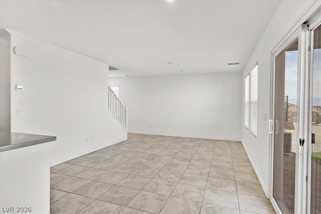 352 Rosefinch St - Photo 5 of 29