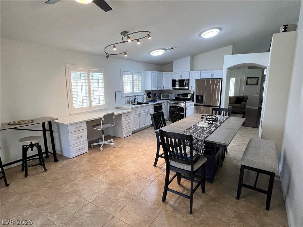 2420 Rocky Brook St - Photo 3 of 10