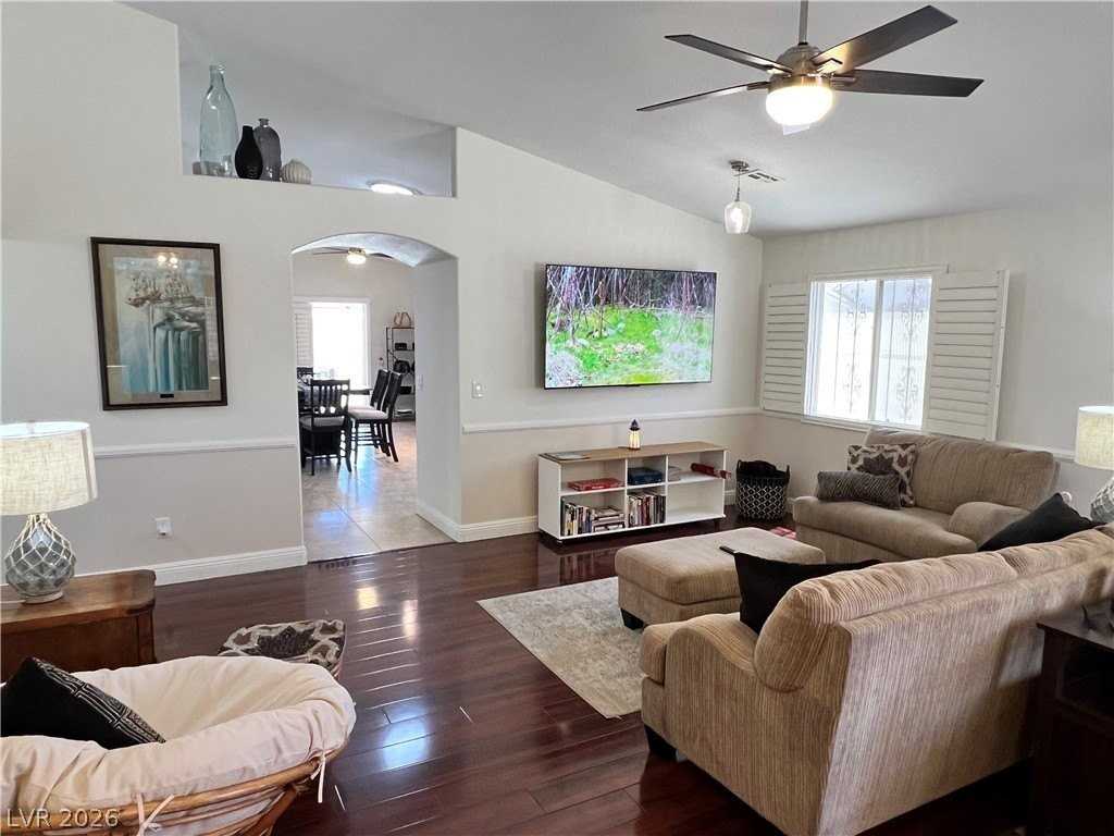 2420 Rocky Brook St - Photo 7 of 10