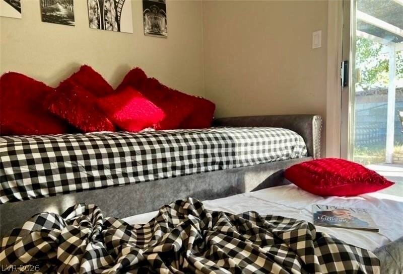 6401 Evergreen Ave - Photo 6 of 9