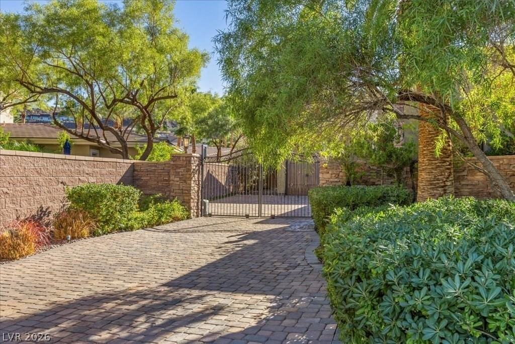 514 Mandalay Ct - Photo 5 of 50