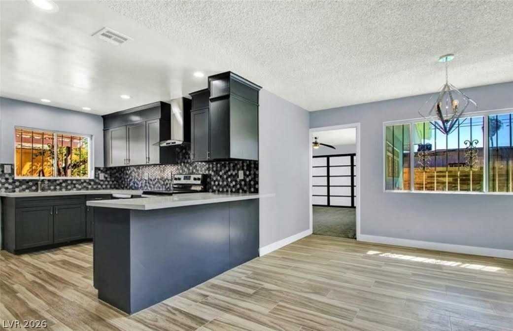 1056 E Oakey Blvd - Photo 3 of 19