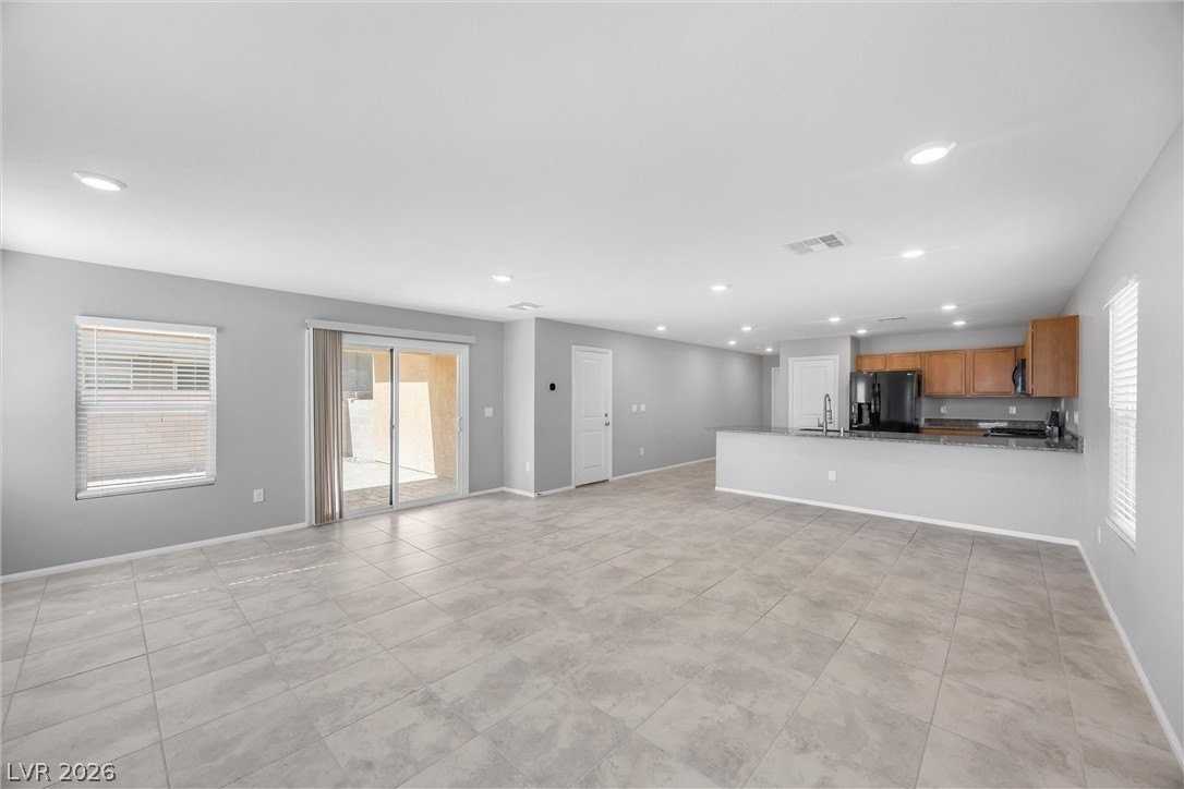 3831 Park Field Dr - Photo 4 of 27