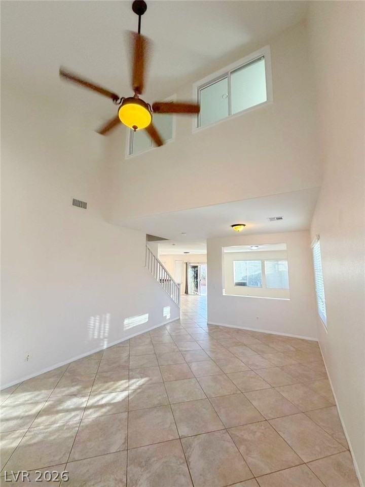 7473 Glorious Sun Dr - Photo 5 of 46