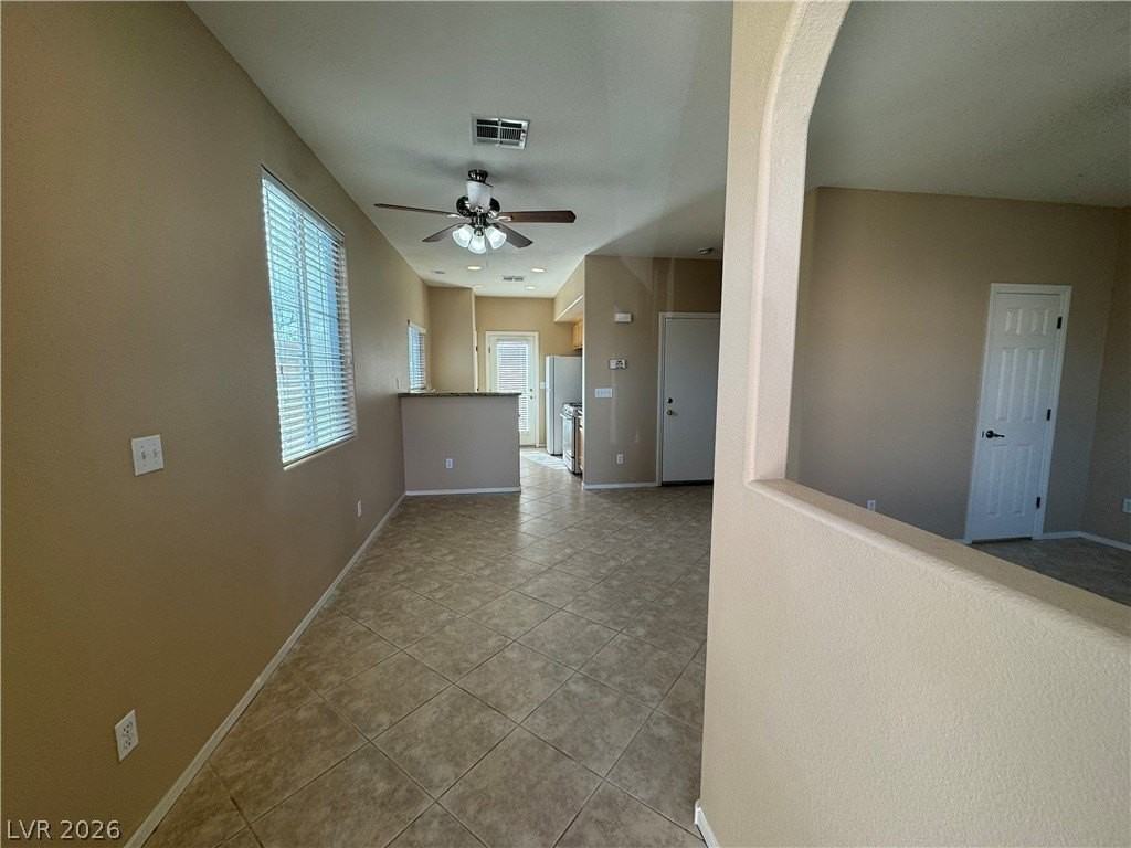 9805 Spinnaker Creek Ave - Photo 2 of 33