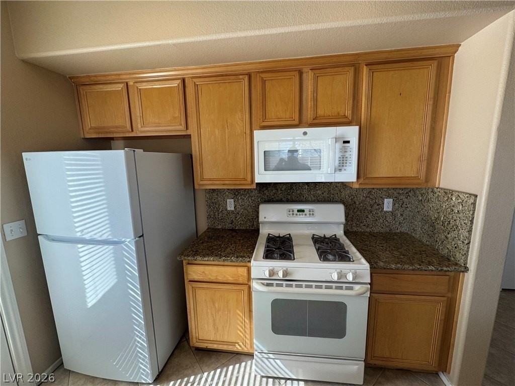 9805 Spinnaker Creek Ave - Photo 6 of 33