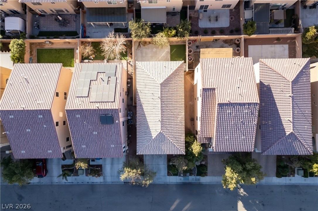 5295 Ledgewood Creek Ave - Photo 2 of 41