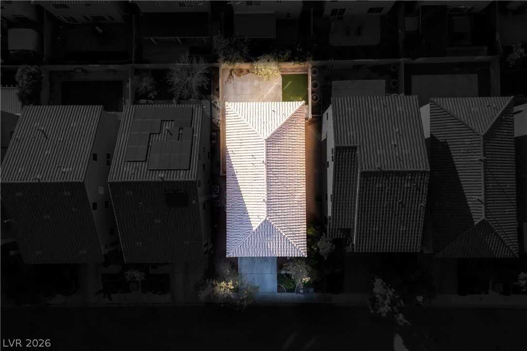 5295 Ledgewood Creek Ave - Photo 3 of 41