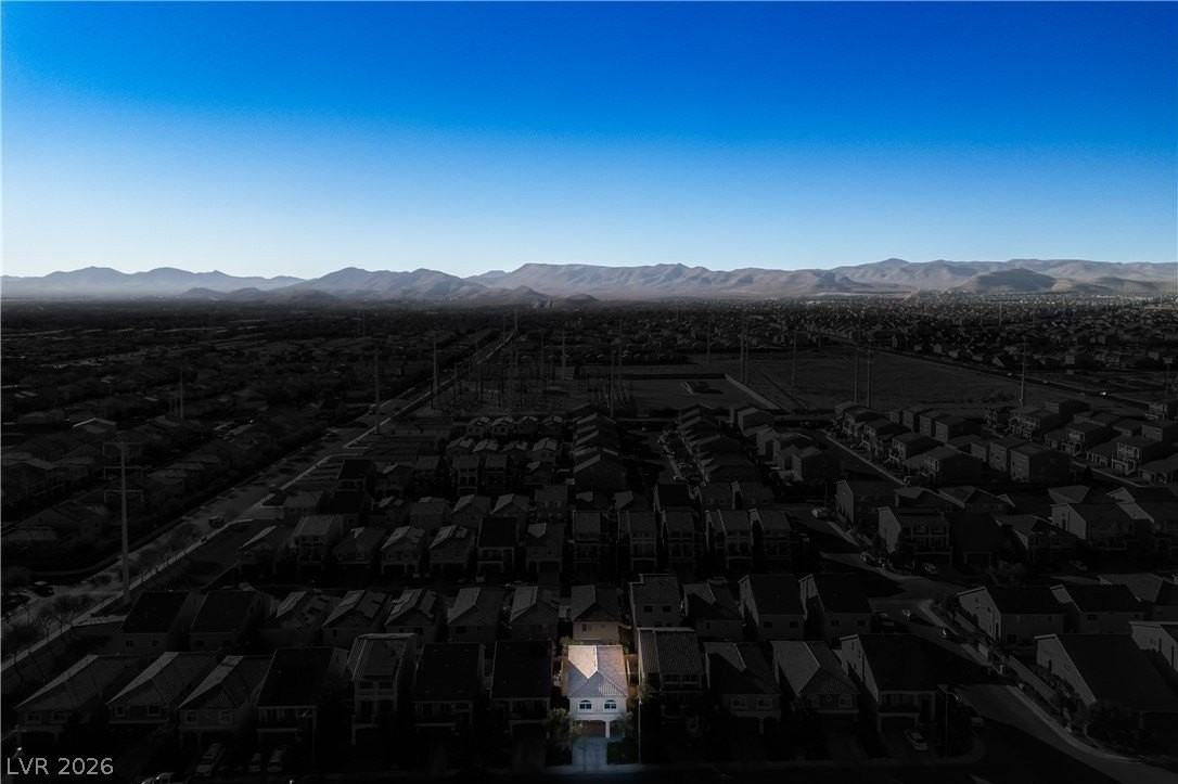 5295 Ledgewood Creek Ave - Photo 5 of 41