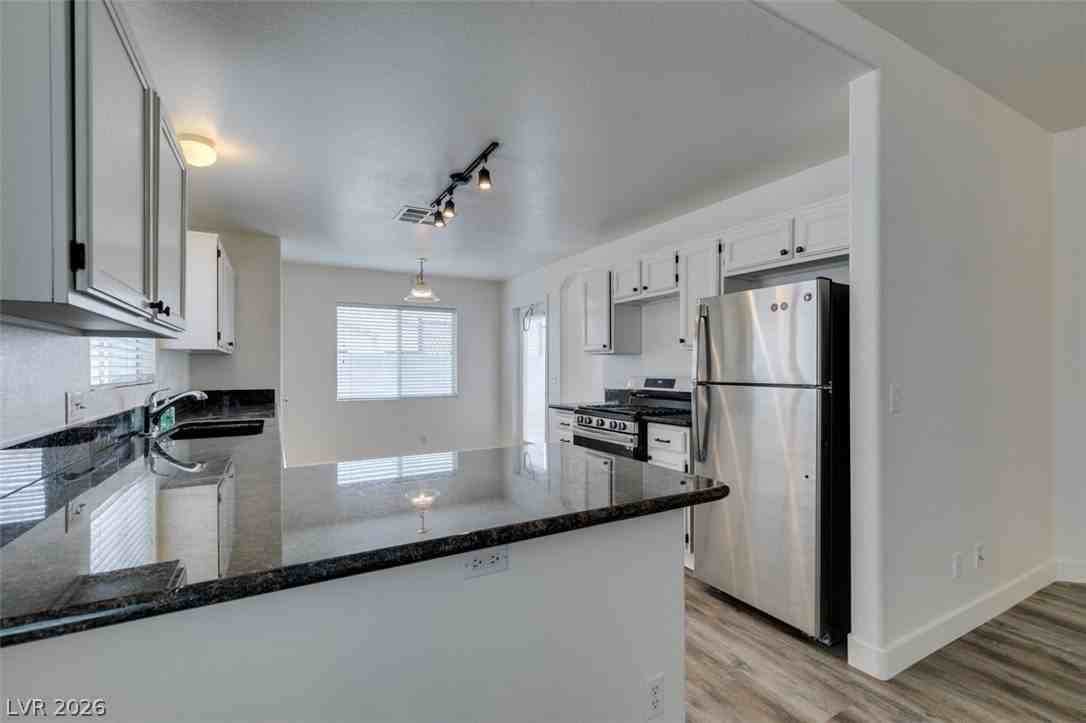 3738 Saint Phillip Ct - Photo 3 of 31