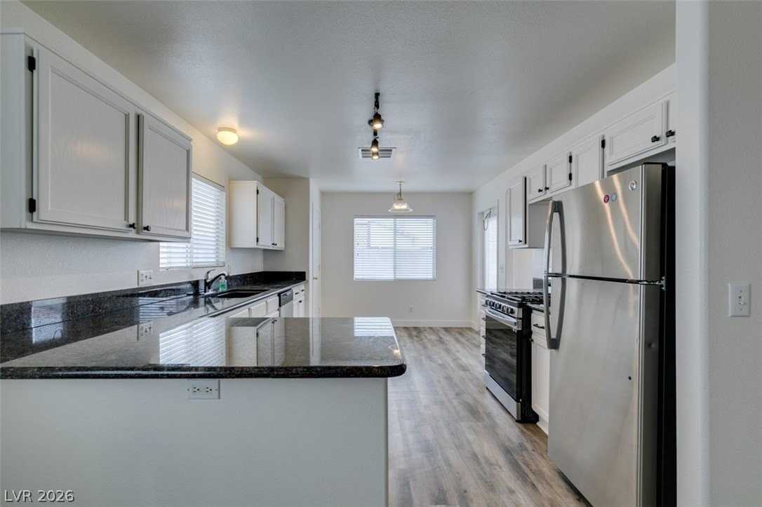 3738 Saint Phillip Ct - Photo 4 of 31