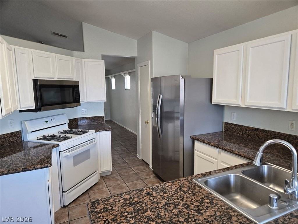 3253 Fossil Springs St - Photo 4 of 12