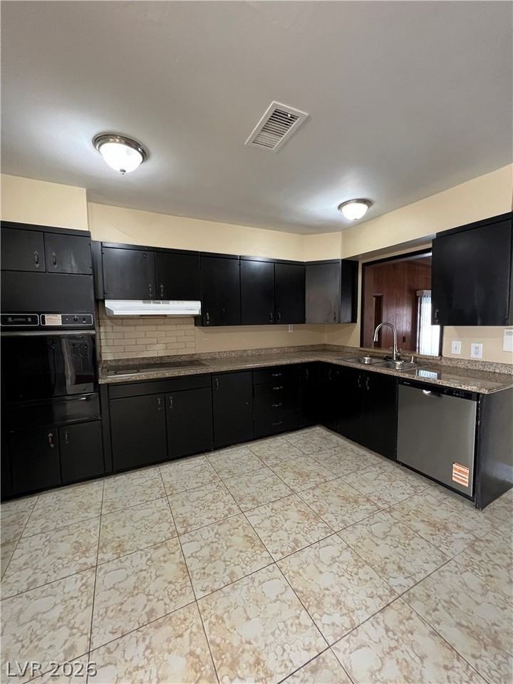 1425 Wengert Ave - Photo 7 of 36