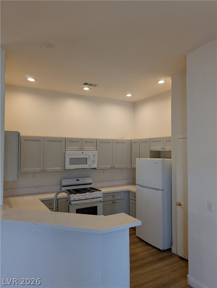 5845 Springmist St - Photo 4 of 9