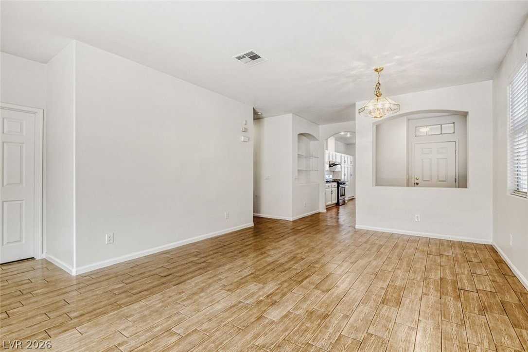 1393 Gran Vista Ave - Photo 4 of 27