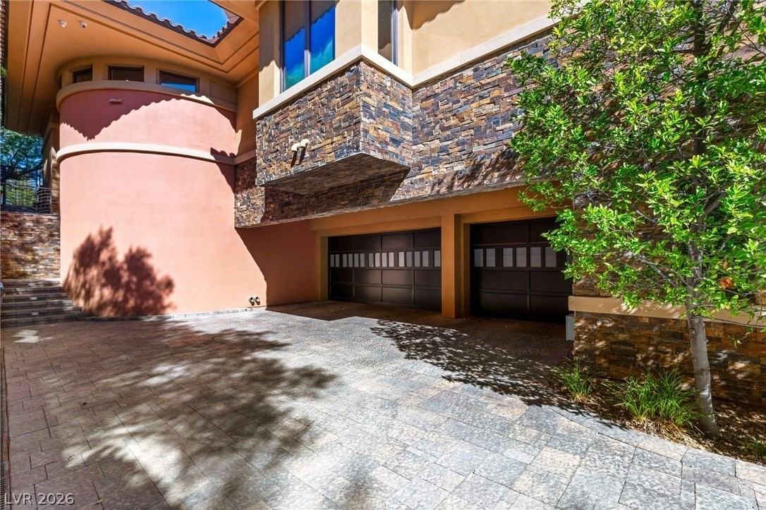 2 Castle Oaks Ct - Photo 4 of 50